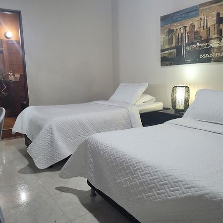 New Memphis Hostal Medellín Dış mekan fotoğraf