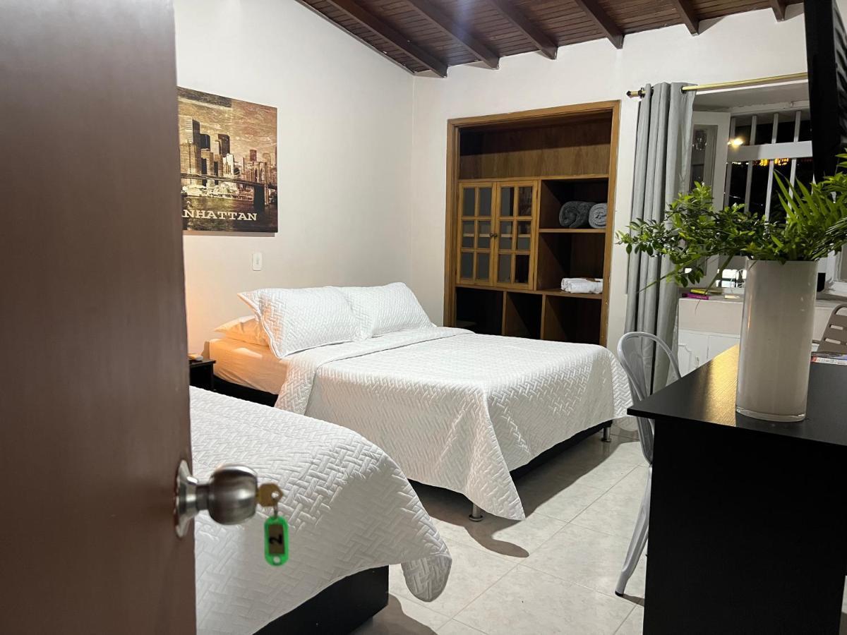 New Memphis Hostal Medellín Dış mekan fotoğraf