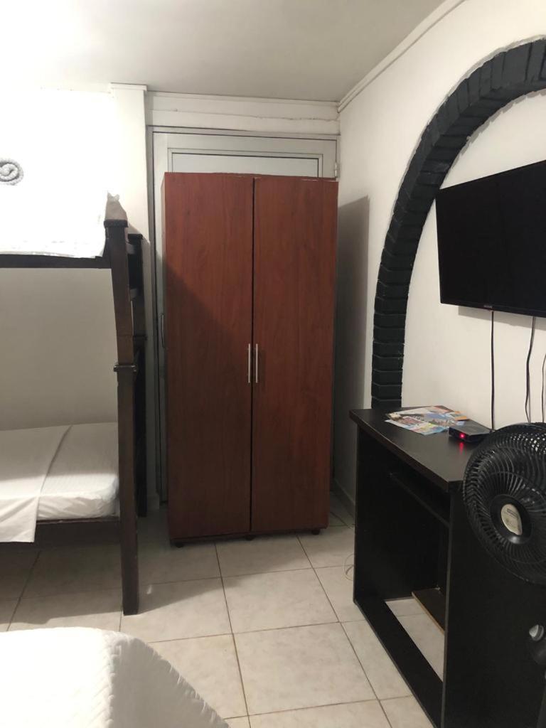 New Memphis Hostal Medellín Dış mekan fotoğraf