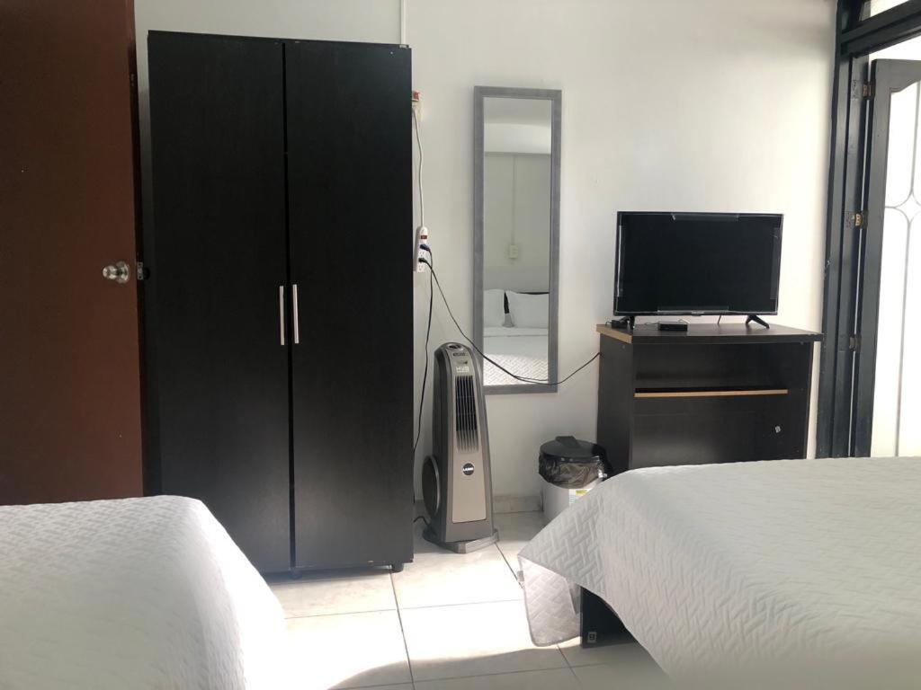 New Memphis Hostal Medellín Dış mekan fotoğraf