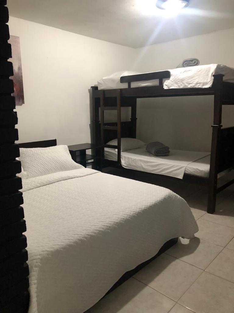 New Memphis Hostal Medellín Dış mekan fotoğraf