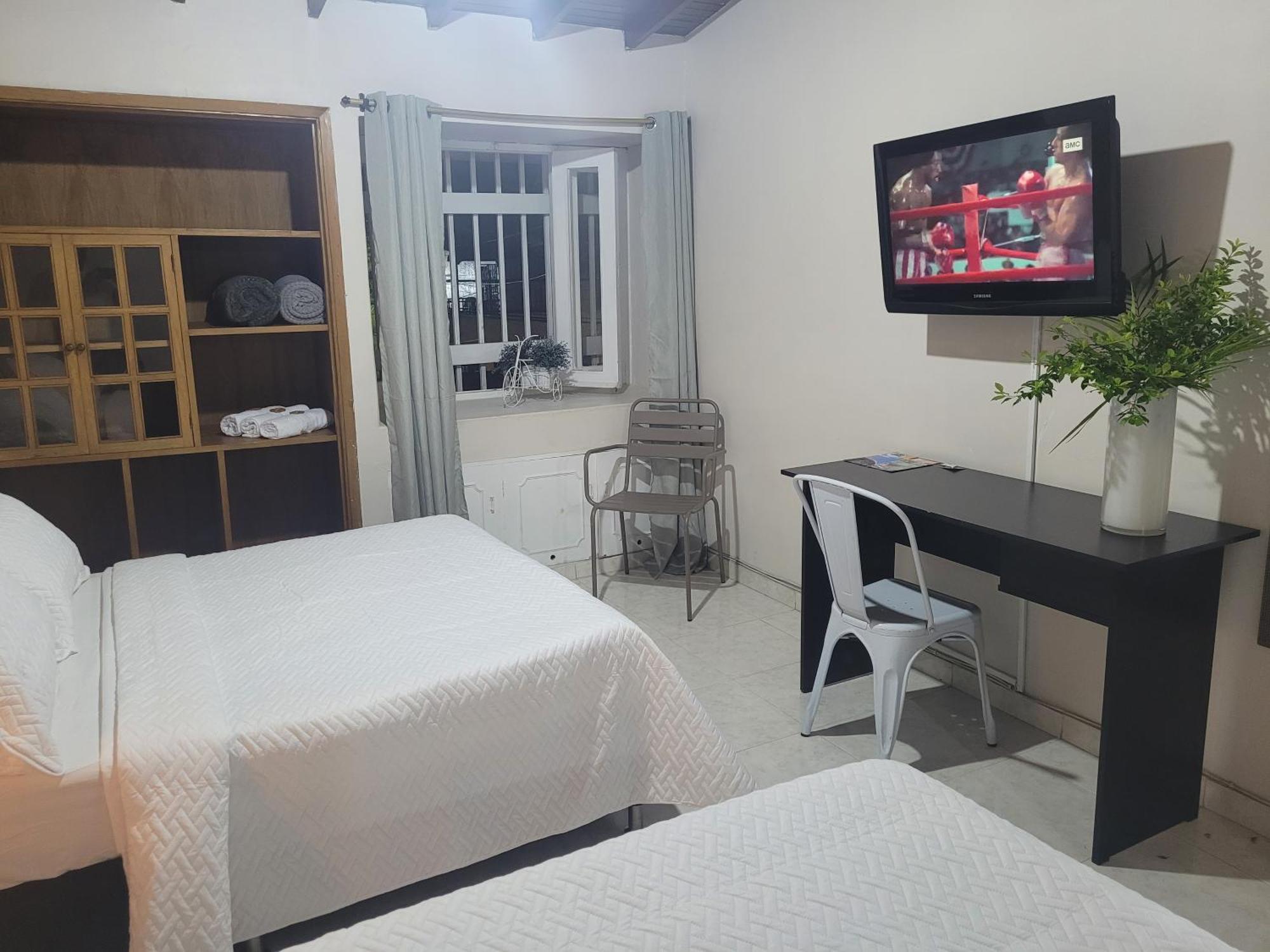 New Memphis Hostal Medellín Dış mekan fotoğraf