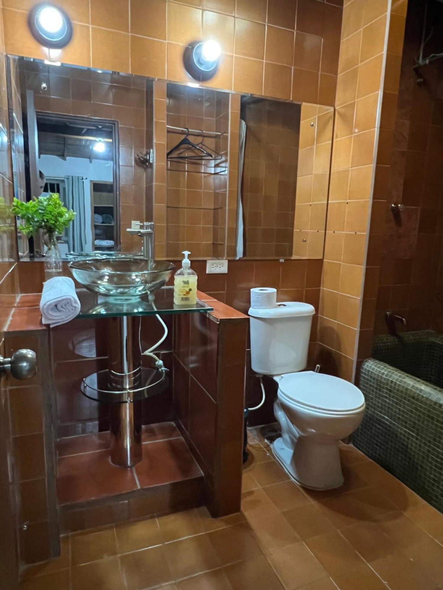 New Memphis Hostal Medellín Dış mekan fotoğraf